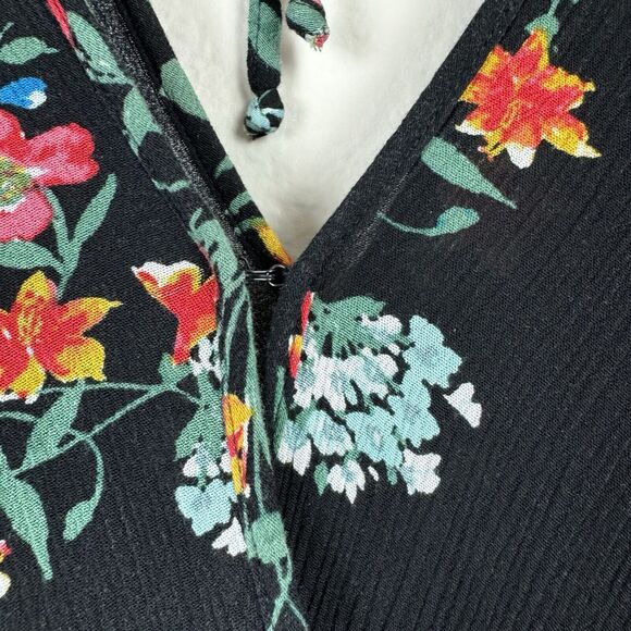 Xhilaration Gauzy Boho Flutter Sleeve Floral Cropped Wrap Top Black Pink Small - Picture 3 of 15